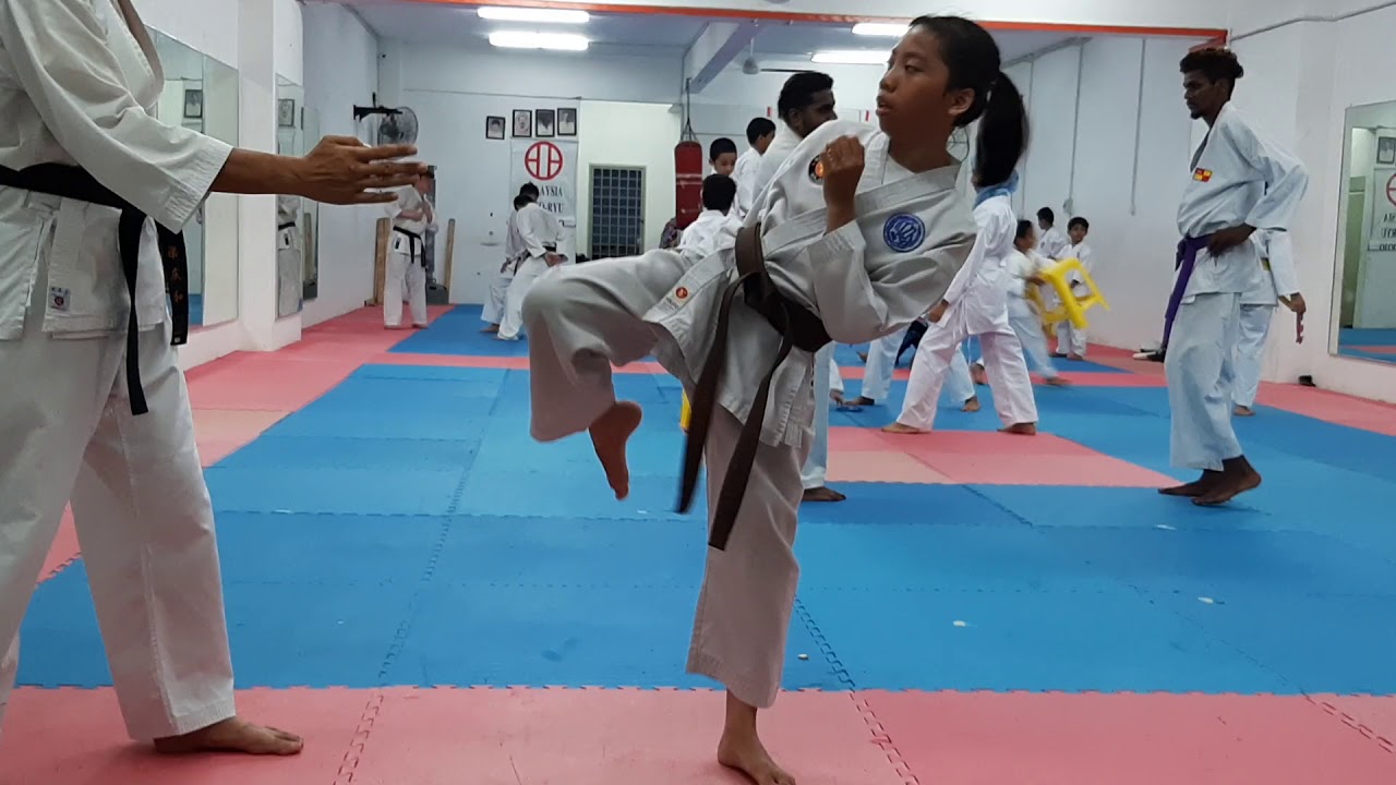 Karate training - YouTube